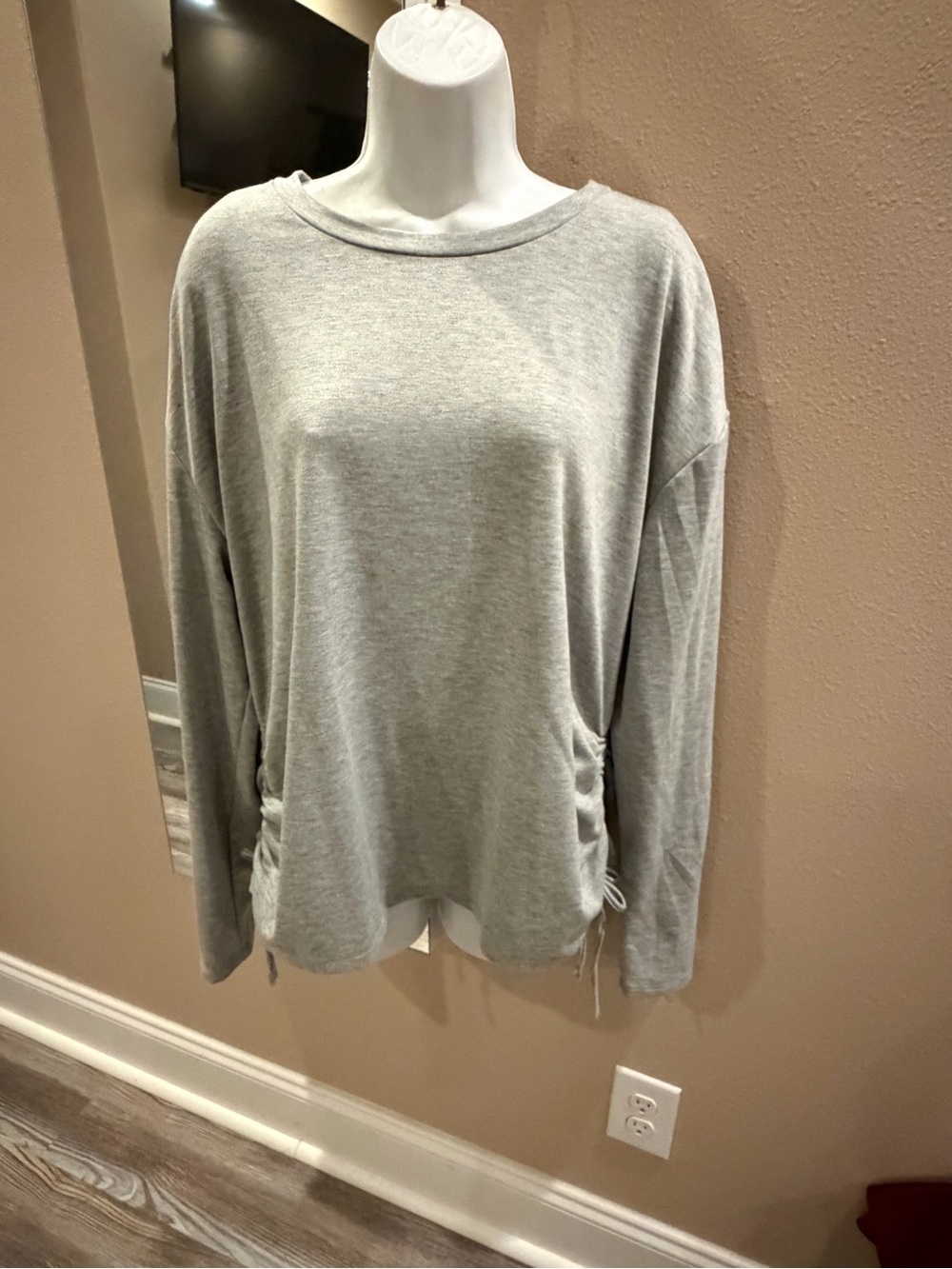 Como Vintage Light Grey Long-Sleeve Drawstring Sweatshirt
